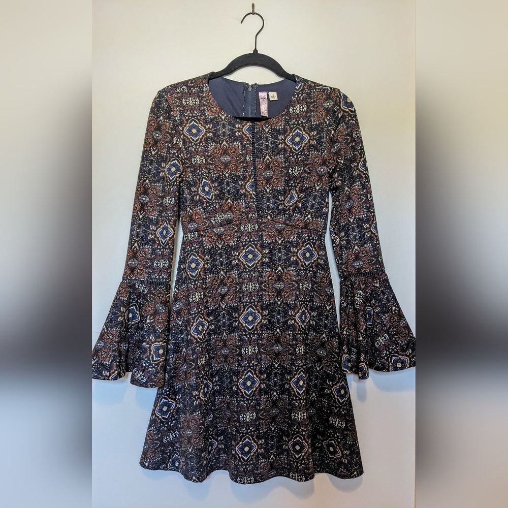 Anthropologie Alya Bell Sleeve Retro Print 70s Style Mini Dress sz S